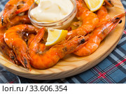 Shrimps with white sauce. Стоковое фото, фотограф Яков Филимонов / Фотобанк Лори