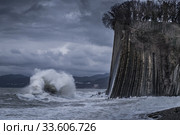 Краснодарский край, Туапсе, зимний шторм у Скалы Киселёва. Стоковое фото, фотограф glokaya_kuzdra / Фотобанк Лори