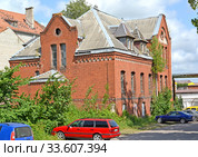 Дом пастора солнечным днем. Советск, улица Театральная, 7. Калининградская область (2019 год). Редакционное фото, фотограф Ирина Борсученко / Фотобанк Лори