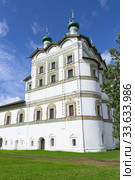 Nikolaev-Vyazhishchi monastery on a summer day (2019 год). Редакционное фото, фотограф Артем Блинов / Фотобанк Лори