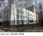 Детская городская поликлиника № 122, филиал № 1. Травматологический пункт детской поликлиники № 83 ВАО. Щёлковское шоссе, 82, корпус 2. Район Северное Измайлово. Город Москва (2020 год). Стоковое фото, фотограф lana1501 / Фотобанк Лори