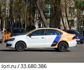 Автомобиль каршеринга "Яндекс. Драйв". Байкальская улица. Район Гольяново. Город Москва. Россия (2020 год). Редакционное фото, фотограф lana1501 / Фотобанк Лори
