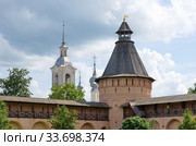 Башня Спасо-Евфимиева монастыря. Город Суздаль. Золотое кольцо России (2019 год). Редакционное фото, фотограф Елена Коромыслова / Фотобанк Лори