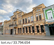 Проспект Мира, дом 19, отель «Империал» (№ 1530278000). Построен в 1886 году. Владикавказ, Республика Северная Осетия — Алания (2019 год). Редакционное фото, фотограф Овчинникова Ирина / Фотобанк Лори