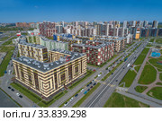 Вид на современный город Кудрово - самый ближний пригород Санкт-Петербурга (аэросъемка) (2020 год). Редакционное фото, фотограф Виктор Карасев / Фотобанк Лори