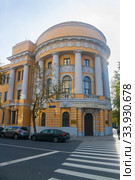Колонны и балконы МПГУ (2014 год). Редакционное фото, фотограф Наталья Федорова / Фотобанк Лори