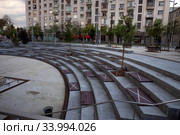 Вид на Хохловскую площадь (народный топоним - Яма) в Басманном районе города Москвы, Россия (2020 год). Редакционное фото, фотограф Николай Винокуров / Фотобанк Лори