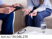 Patient discussing with psychologist unplanned pregnancy. Стоковое фото, фотограф Elnur / Фотобанк Лори
