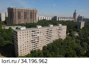 Двенадцатиэтажный четырёхподъездный панельный жилой дом серии 1605-АМ/12. Построен в 1971 году. Давыдковская улица, 14, корпус 2. Район Очаково-Матвеевское. Город Москва (2009 год). Стоковое фото, фотограф lana1501 / Фотобанк Лори
