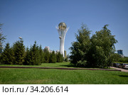 Башня "Байтерек" в Нур-Султане, символ Казахстана (2015 год). Редакционное фото, фотограф Александр Карпенко / Фотобанк Лори