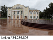 Культурно-досуговый центр в Ивантеевке (2020 год). Редакционное фото, фотограф Дмитрий Неумоин / Фотобанк Лори