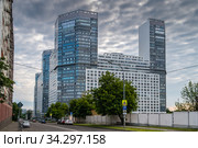 Москва, 1й Нагатинский проезд, жилой комплекс "Скай Форт" (2020 год). Редакционное фото, фотограф glokaya_kuzdra / Фотобанк Лори