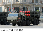 Пусковая установка ЗРС С-350 "Витязь" на Тверской улице во время генеральной репетиции парада, посвящённого 75-летию Победы в Великой Отечественной войне (2020 год). Редакционное фото, фотограф Free Wind / Фотобанк Лори