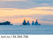 Россия. Санкт-Петербург. Армада военных кораблей в акватории Финского залива (2020 год). Редакционное фото, фотограф Литвяк Игорь / Фотобанк Лори