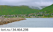 Northern city of Tromsø at foot of mountain. Norway (2016 год). Стоковое фото, фотограф Валерия Попова / Фотобанк Лори