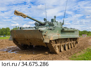 Боевая машина пехоты БМП-3 крупным планом на полигоне "Алабино". Московская область (2020 год). Редакционное фото, фотограф Виктор Карасев / Фотобанк Лори