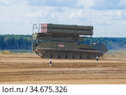 Пусковая установка 9А316М зенитно-ракетного комплекса "Бук-М3" на 7-катковом шасси ГМ-5969 на полигоне. Фрагмент демонстрационной программы международного военного форума "Армия-2020", Алабино. Редакционное фото, фотограф Виктор Карасев / Фотобанк Лори