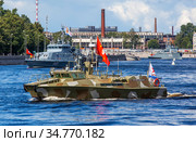 Военный патрульный катер П-437 "Григорий Давиденко" (Проект "Раптор"). День ВМФ. Санкт-Петербург (2020 год). Редакционное фото, фотограф Сергей Афанасьев / Фотобанк Лори