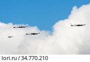 Ту-142 (по кодификации НАТО: Bear-F) — советский и российский дальний противолодочный самолёт (ДПЛС). Парад ко дню ВМФ. Санкт-Петербург (2020 год). Редакционное фото, фотограф Сергей Афанасьев / Фотобанк Лори