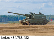 Самоходная артиллерийская установка 2С19М "Мста-С" на полигоне. Международный военный форум "Армия-2020" Редакционное фото, фотограф Виктор Карасев / Фотобанк Лори