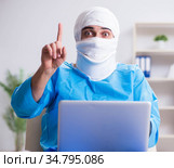 Man suffering from multiple broken bones and fractures. Стоковое фото, фотограф Elnur / Фотобанк Лори