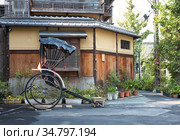 The cart of pulled rickshaw (ricksha) in Kyoto. Japan (2007 год). Стоковое фото, фотограф Сергей Пристяжнюк (Serg Zastavkin) / Фотобанк Лори