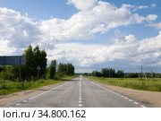 Двухполосное шоссе в Ярославской области (2014 год). Стоковое фото, фотограф Солодовникова Елена / Фотобанк Лори