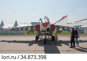 Российский и советский бронированный дозвуковой военный самолёт-штурмовик Су-25СМ3 "Суперграч" Frogfoot на Международном авиасалоне салоне МАКС-2019 в Жуковском, Россия, вид спереди. Редакционное фото, фотограф Малышев Андрей / Фотобанк Лори