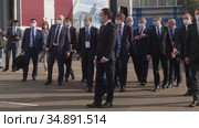 02-10-2020 RUSSIA, KAZAN: politicians walk down the street. Редакционное видео, видеограф Константин Шишкин / Фотобанк Лори