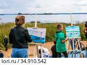 Морской плэнер для учащихся Детской художественной школы Кронштадта. Музейно-исторический парк «Остров фортов». Кронштадт. Санкт-Петербург (2020 год). Редакционное фото, фотограф Сергей Афанасьев / Фотобанк Лори