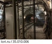 Шахта метрополитена Москвы (2020 год). Стоковое фото, фотограф Кузнецов Максим / Фотобанк Лори