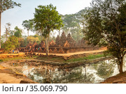 Banteay Srei Cambodian temple (2013 год). Стоковое фото, фотограф Юлия Бабкина / Фотобанк Лори