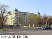 Доходный дом 1889 года, архитектор С.С. Эйбушитц. Москва, Кремлевская набережная, 1 (2017 год). Редакционное фото, фотограф Григорий Писоцкий / Фотобанк Лори