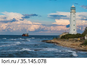Крым. Мыс Тарханкут. Маяк на расвете (2020 год). Редакционное фото, фотограф Литвяк Игорь / Фотобанк Лори
