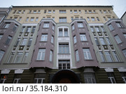 Москва, дом 5 по Скатертному переулку (2021 год). Редакционное фото, фотограф Дмитрий Неумоин / Фотобанк Лори