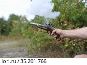 Duel with pistols of the 19th century. Стоковое фото, фотограф Марина Володько / Фотобанк Лори