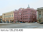 Дом Н. П. Басина. Островского пл., 5 Крылова пер., 7 (2021 год). Редакционное фото, фотограф Валентина Качалова / Фотобанк Лори