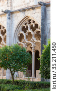 Arched gallery in the monastery of Santa Maria de Santes Creus. Catalonia, Стоковое фото, фотограф Яков Филимонов / Фотобанк Лори