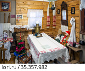 Воссозданная карельская изба. Карельский национальный краеведческий музей. Лихославль, Тверская область (2021 год). Редакционное фото, фотограф Сергей Афанасьев / Фотобанк Лори