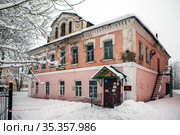 Дом купца Шалыгина (Карельский национальный краеведческий музей). Лихославль, Тверская область (2021 год). Редакционное фото, фотограф Сергей Афанасьев / Фотобанк Лори