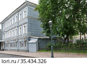 Московский театр "ОКОЛО дома Станиславского". Москва, Вознесенский переулок, дом 9-а (2020 год). Редакционное фото, фотограф Илюхина Наталья / Фотобанк Лори