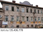 Москва. Трубниковский переулок, дом 22, строение 1. Капитаьный ремонт нежилого здания 1886 года постройки (2020 год). Редакционное фото, фотограф Илюхина Наталья / Фотобанк Лори