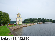 Светлицкая башня монастыря Нило-Столобенская пустынь в Тверской области, Россия (2018 год). Редакционное фото, фотограф Елена Коромыслова / Фотобанк Лори