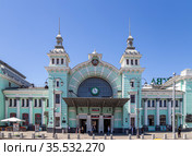 Belorussky railway station (written in Russian)-- is one of the nine main railway stations in Moscow, Russia. It was opened in 1870 and rebuilt in its current form in 1907-1912 (2015 год). Редакционное фото, фотограф Владимир Журавлев / Фотобанк Лори