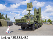 MOSCOW REGION, RUSSIA - AUGUST 25, 2020: The launcher 5P85SM2-01 of structure of the Triumph S-400 surface-to-air missile system on the chassis of MAZ-543M sunny day. Army 2020 International Military Forum. Редакционное фото, фотограф Виктор Карасев / Фотобанк Лори
