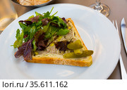 Piece of Pate en croute maison. Стоковое фото, фотограф Яков Филимонов / Фотобанк Лори