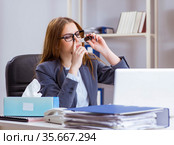 Businesswoman employee sick in the office. Стоковое фото, фотограф Elnur / Фотобанк Лори