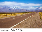 View from highway to mountains near Las Lenas. Стоковое фото, фотограф Яков Филимонов / Фотобанк Лори