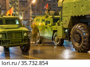 Russian weapons. Rehearsal of military parade (at night) near the Kremlin, Moscow, Russia. Celebration of the 70th anniversary of the Victory Day(WWII) (2015 год). Редакционное фото, фотограф Владимир Журавлев / Фотобанк Лори