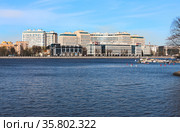 Вид на Ушаковскую набережную с Кантимировского моста. Санкт-Петербург, Россия (2021 год). Редакционное фото, фотограф Grigory_Gez / Фотобанк Лори